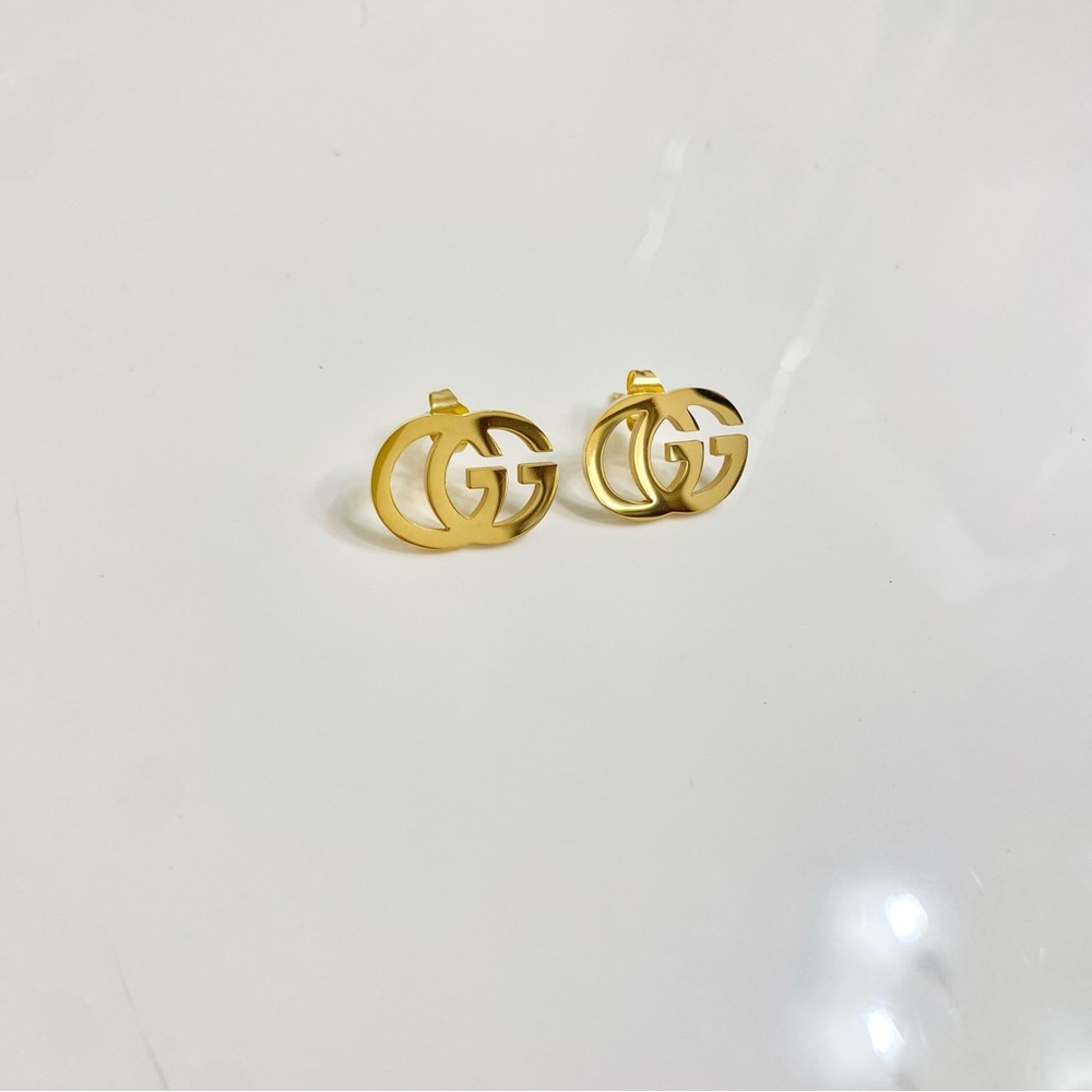 NEW G G initial earrings in gold tone - Picture 2 of 7